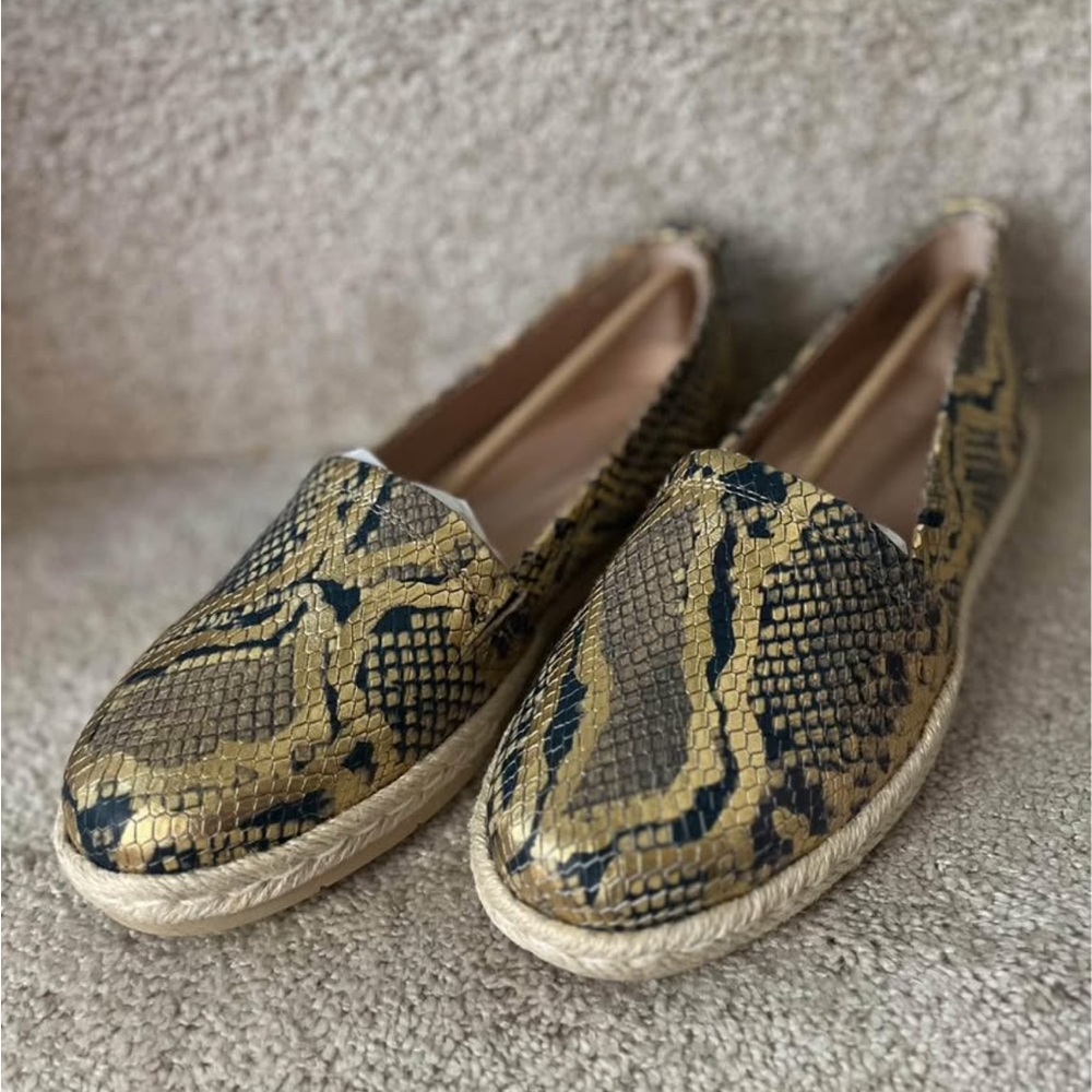 NEW ABEO women’s size 8.